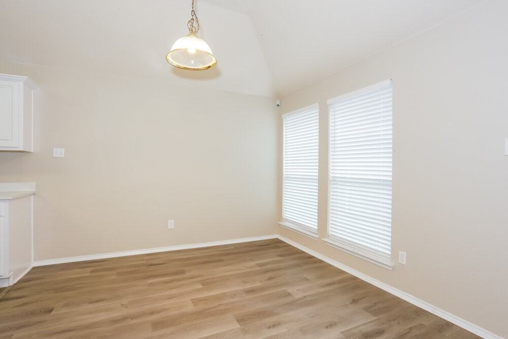 216 Stone Creek Blvd - Photo 6 of 16