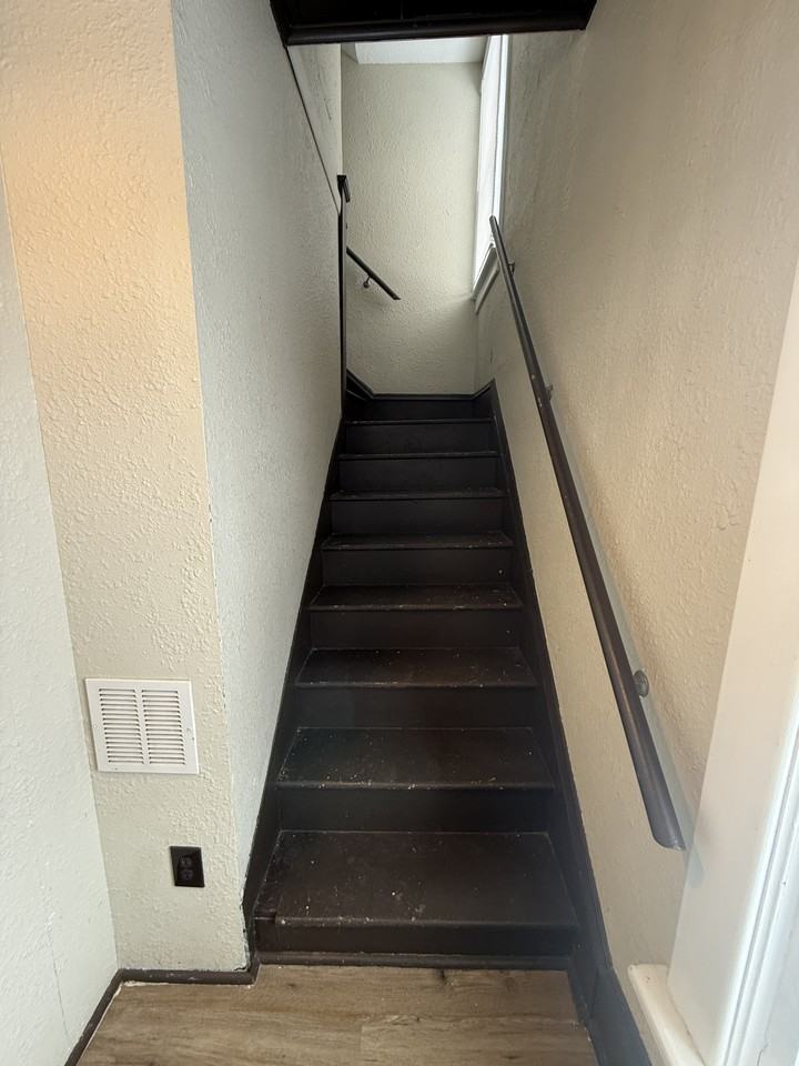 514 Fox St - Photo 6 of 13