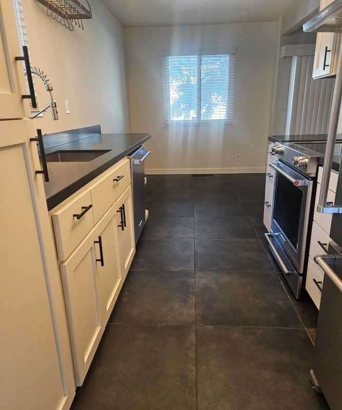 8711 Mountain Blvd ##28 - Photo 5 of 17