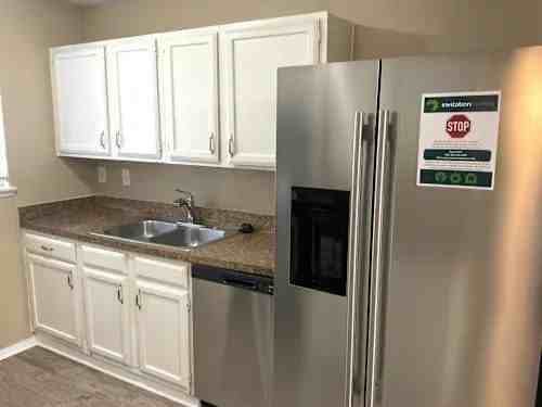 623 Valley View Dr - Photo 4 of 7