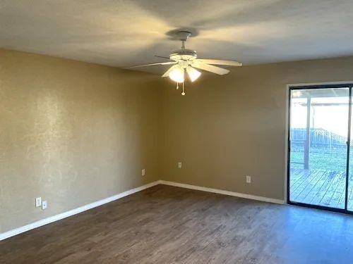 623 Valley View Dr - Photo 5 of 7