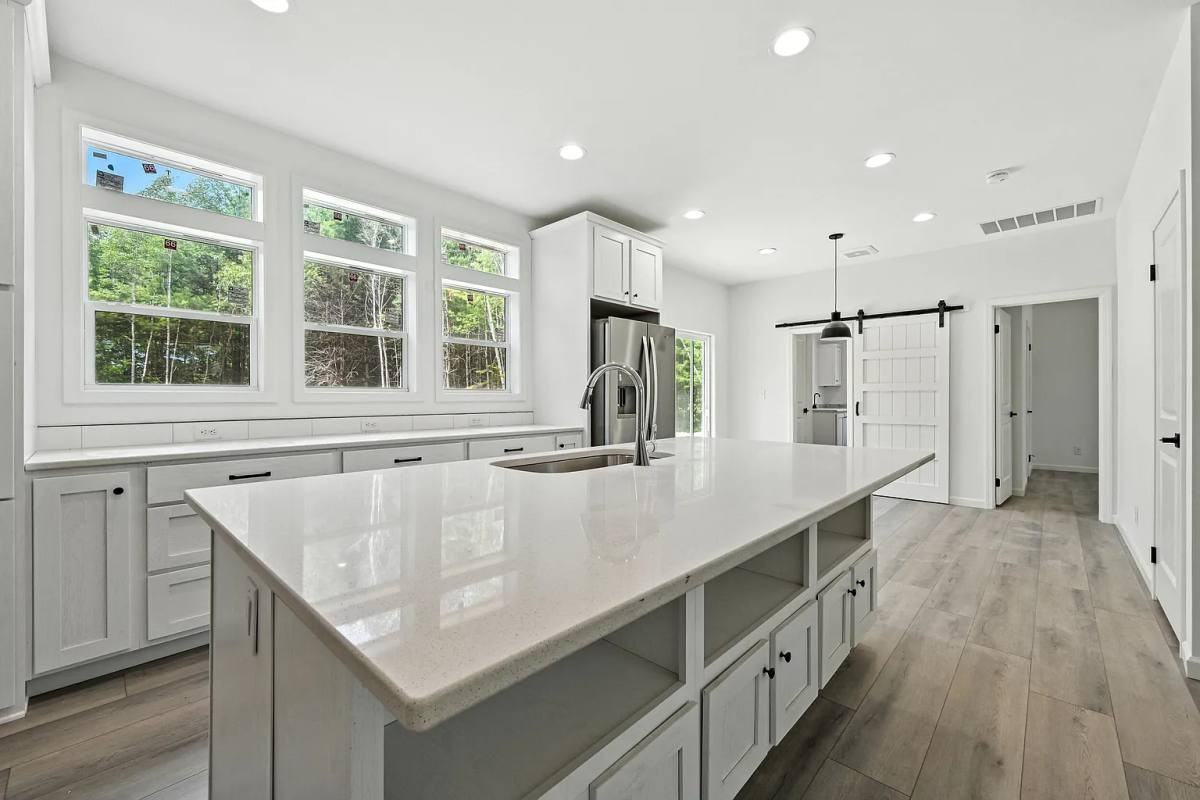 4 Willis Rd - Photo 2 of 2