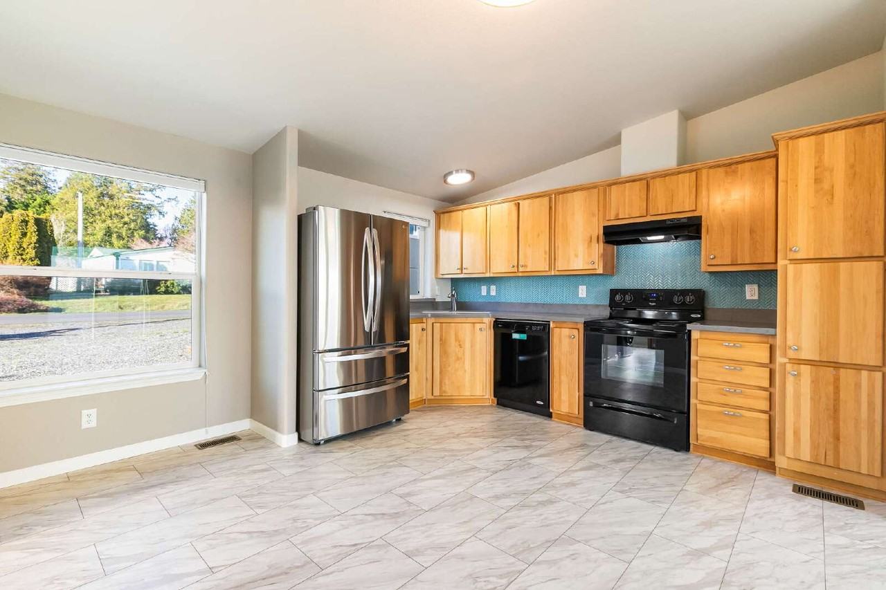 3733 Sinclair Dr - Photo 6 of 44