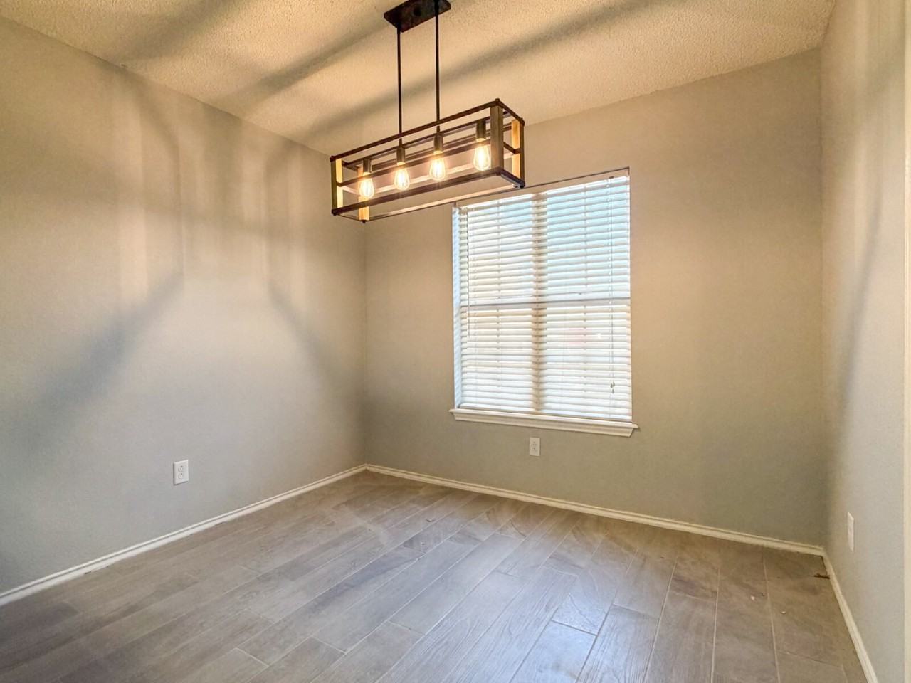 9706 Aberdeen Ave - Photo 4 of 13