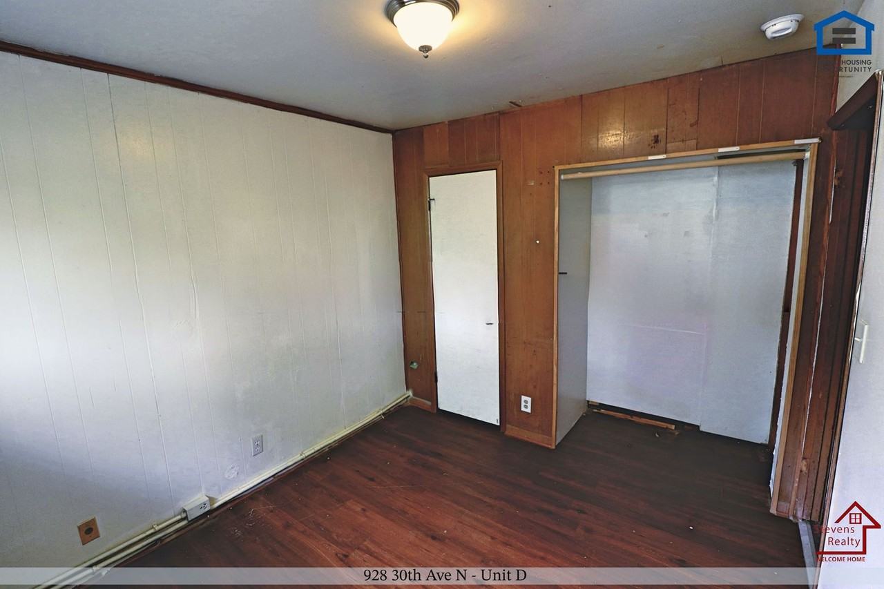 928 30th Ave N #D - Photo 6 of 7