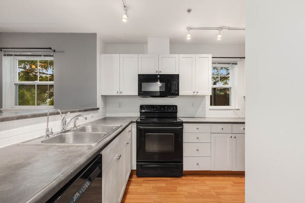 23420 Se Black Nugget Rd #F104 - Photo 7 of 16