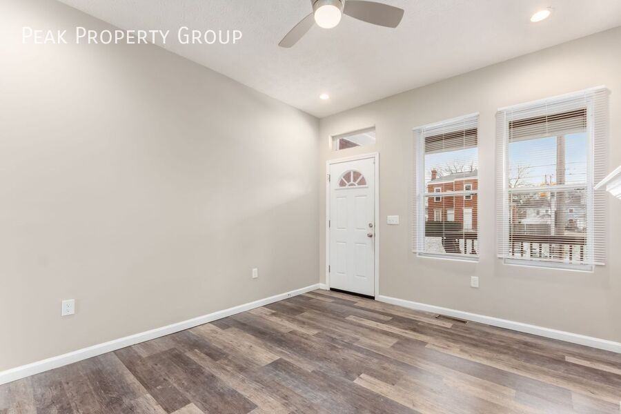 1363 Summit St - Photo 6 of 26