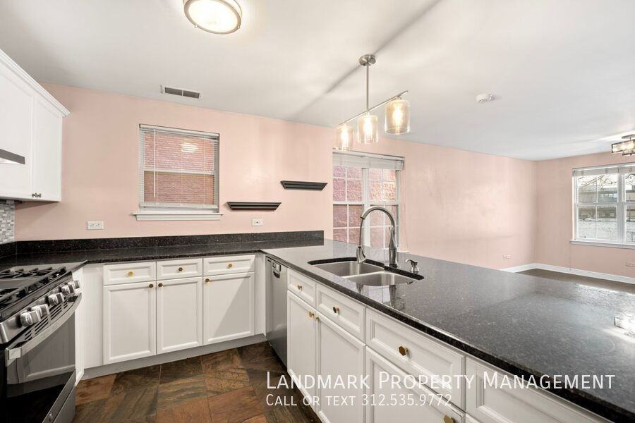 1449 N Larrabee St #B - Photo 3 of 12