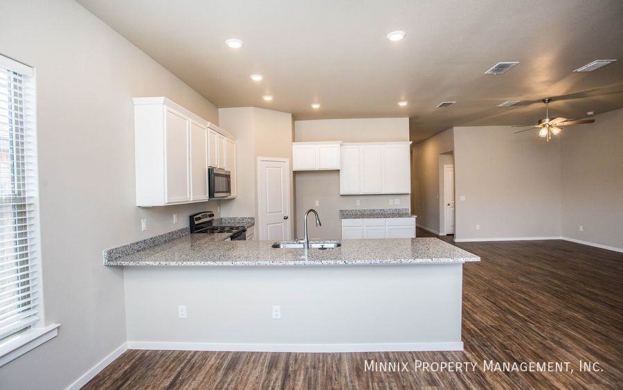 2103 Kirksey Ave - Photo 6 of 48