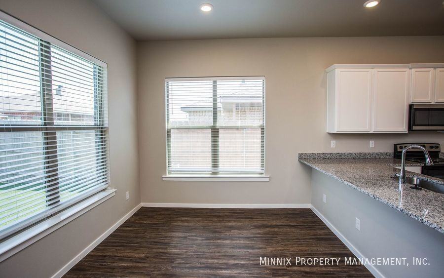 2103 Kirksey Ave - Photo 7 of 48