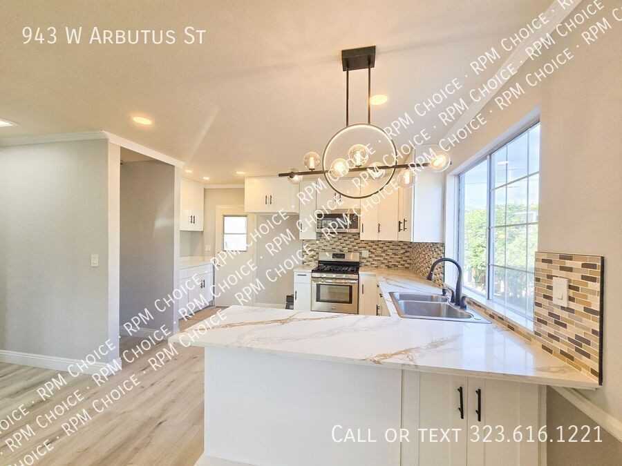 943 W Arbutus St - Photo 4 of 18