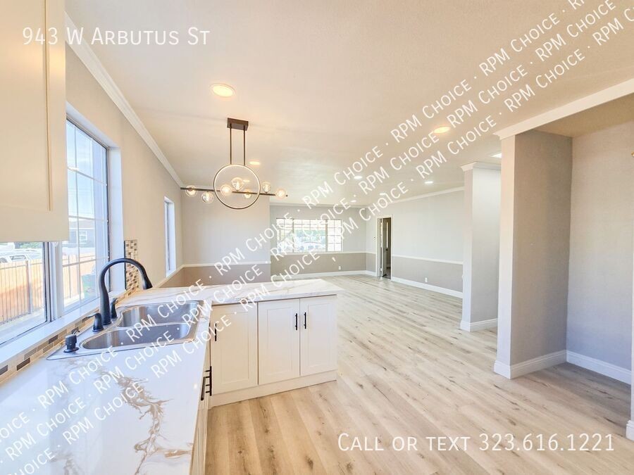 943 W Arbutus St - Photo 5 of 18