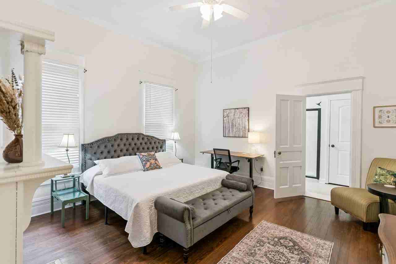 1915 Union St #1 - Photo 4 of 19