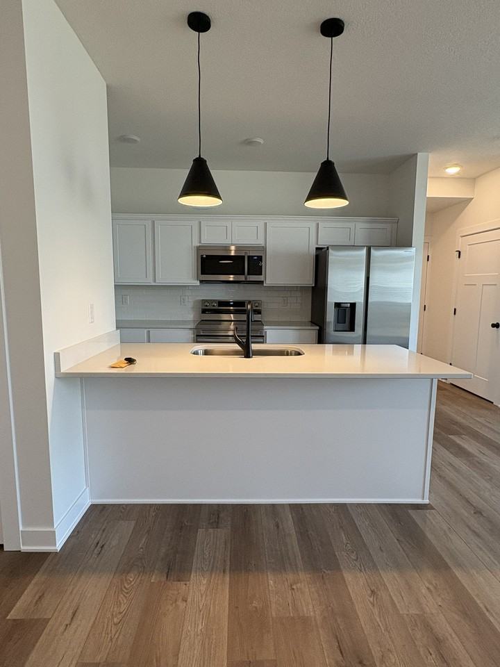 230 Nw Waverly Dr #1 - Photo 7 of 36