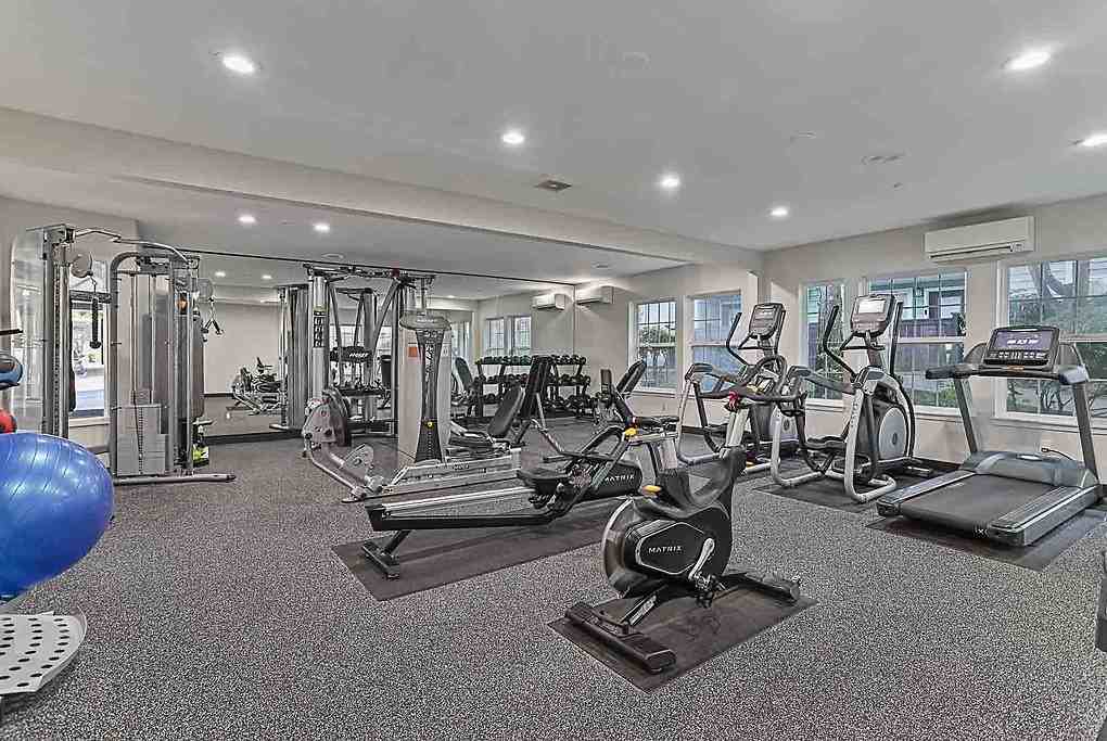 Evergreen Heights - Photo 5 of 40