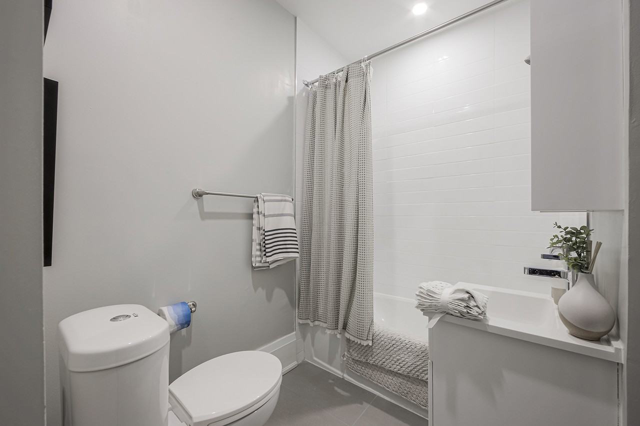 261 Vaughan - Photo 7 of 38