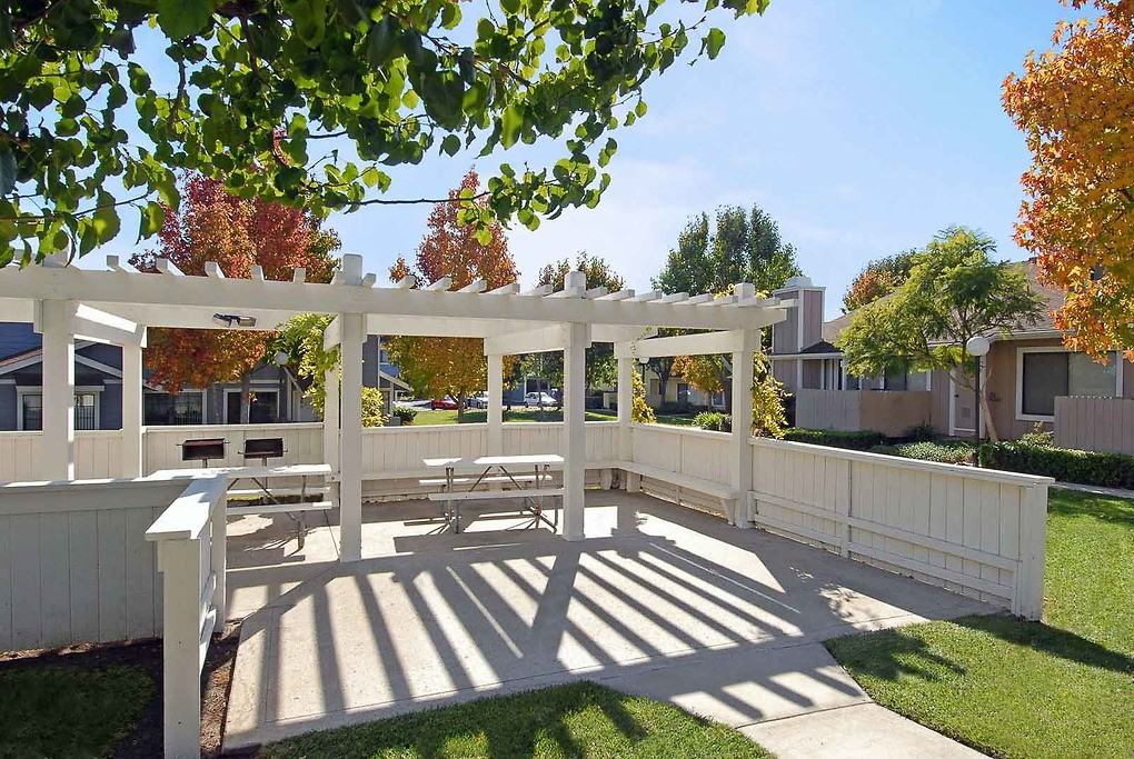 Woodside Village - Photo 5 of 41