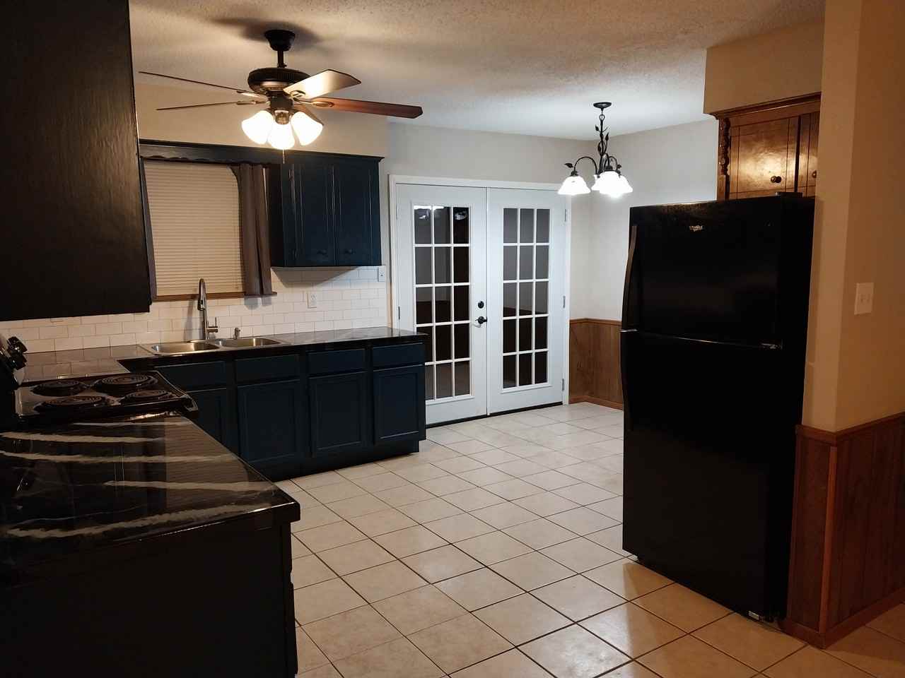 608 Mayflower #NA - Photo 4 of 28