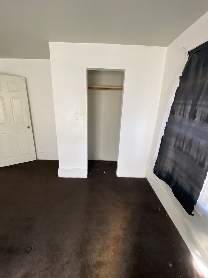 1307 E Travis St #NA - Photo 3 of 12