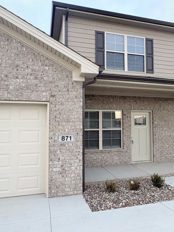 871 Rodeo Ln #871 - Photo 2 of 18