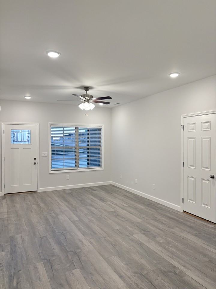 869 Rodeo Ln #869 - Photo 3 of 18