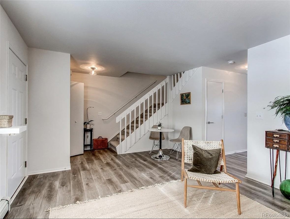 473 N Banner St #J - Photo 2 of 9