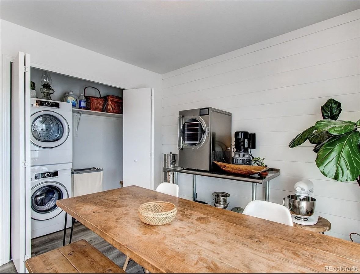 473 N Banner St #J - Photo 6 of 9