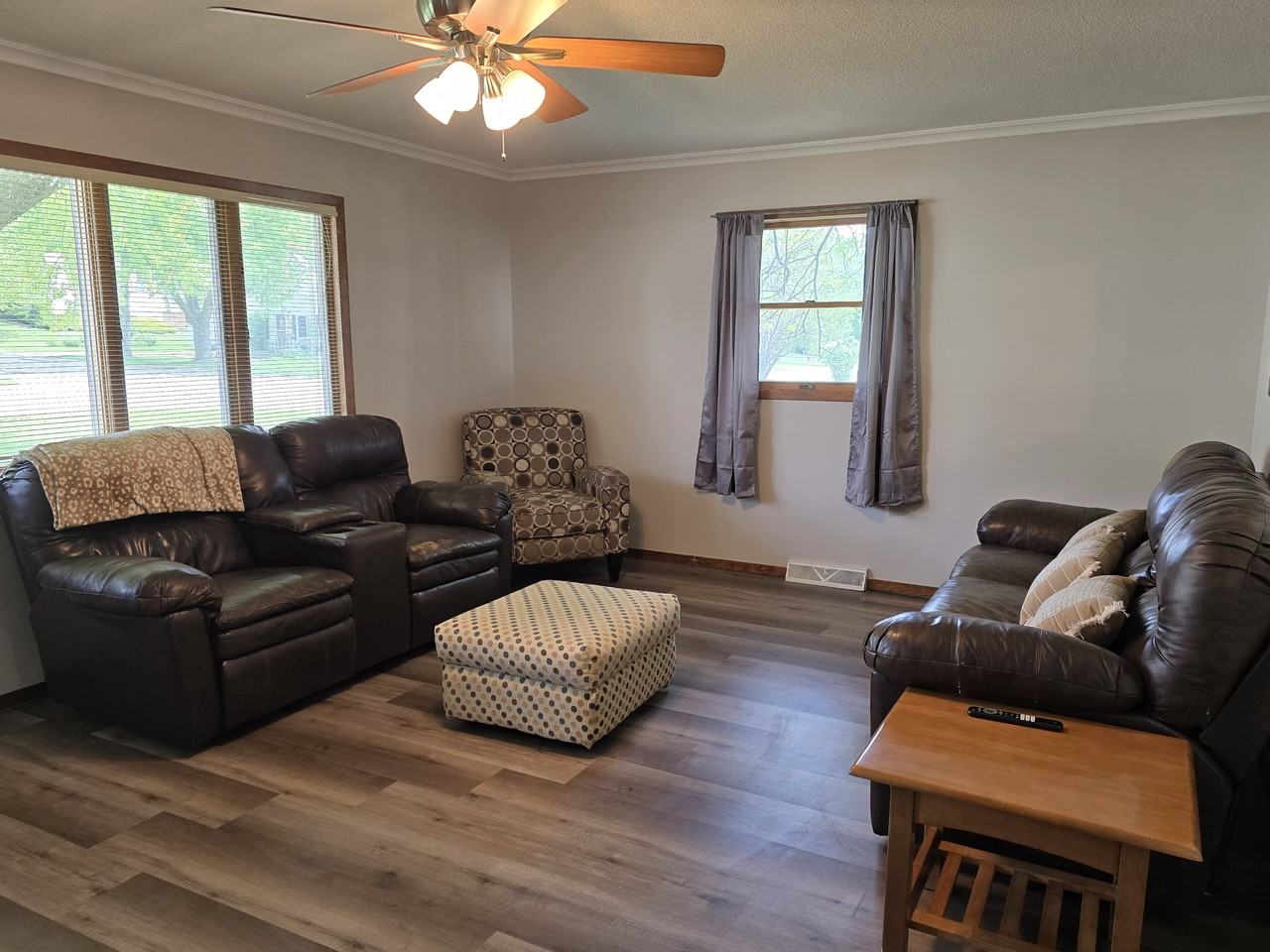 220 8th St Ne #NA - Photo 2 of 16