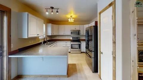 2580 Roxanne Ct #NA - Photo 5 of 16