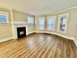 featured image of 1026 W 7th St #NA