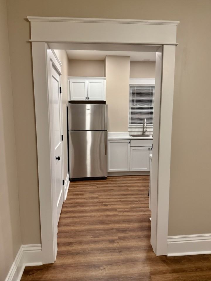 1026 W 7th St #NA - Photo 3 of 18