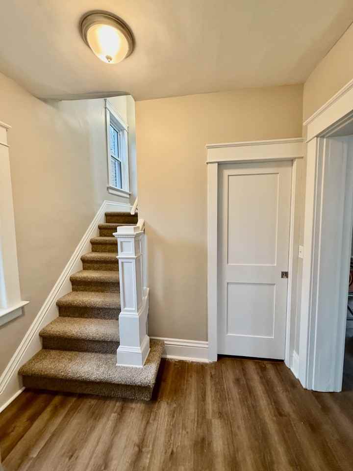 1026 W 7th St #NA - Photo 6 of 18