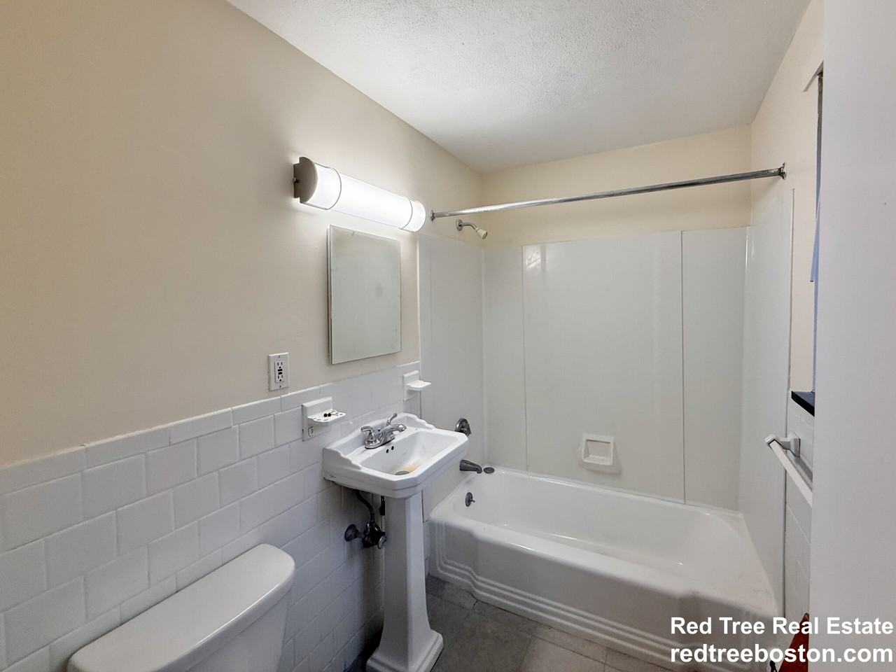 8 Riverside St #3-2 - Photo 6 of 11