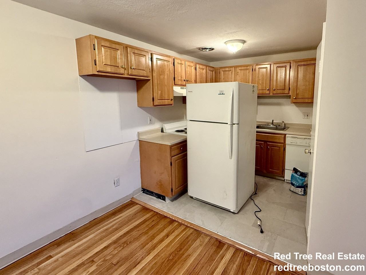 8 Riverside St #3-2 - Photo 7 of 11