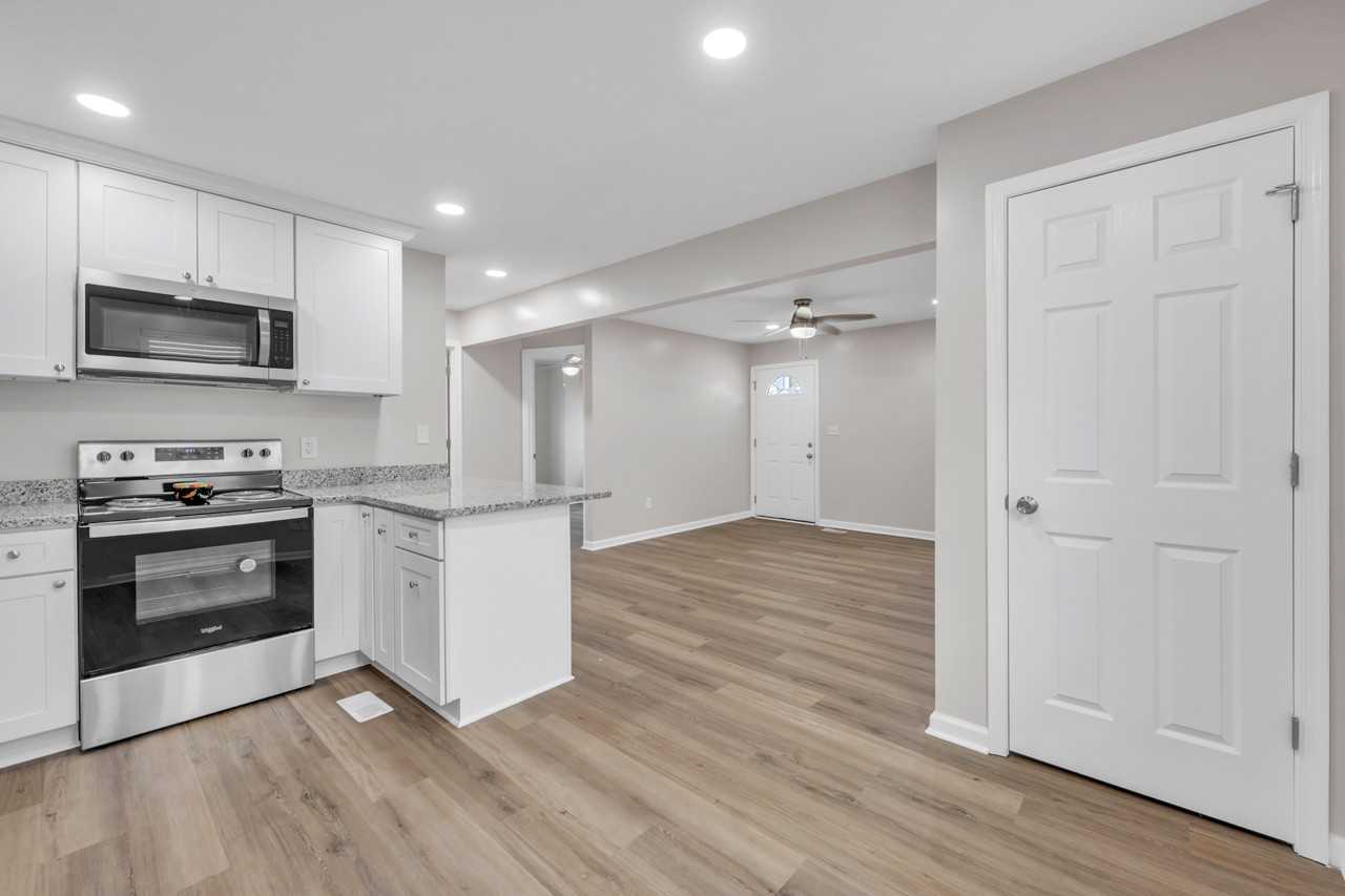 8 E Preston St #NA - Photo 6 of 35