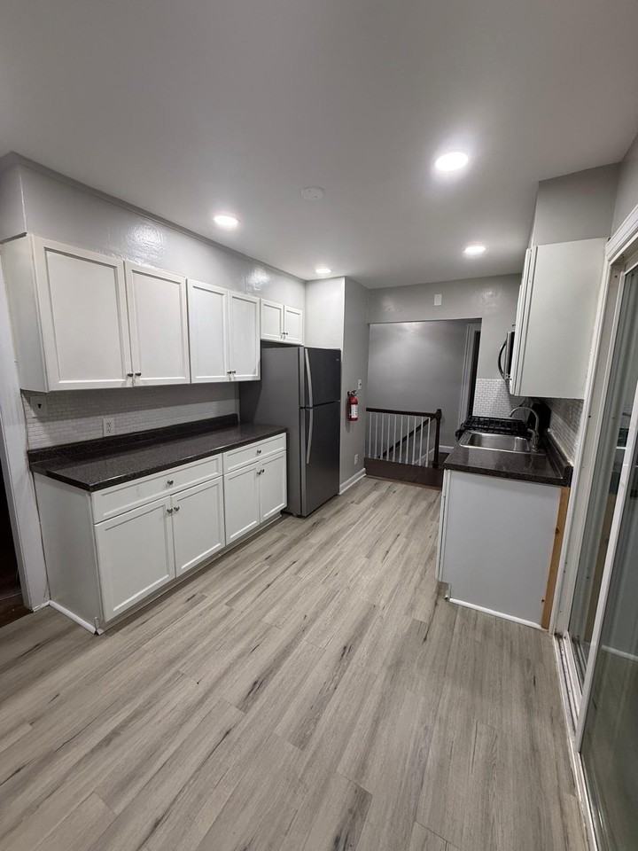 1720 Burnet Ave #NA - Photo 5 of 15