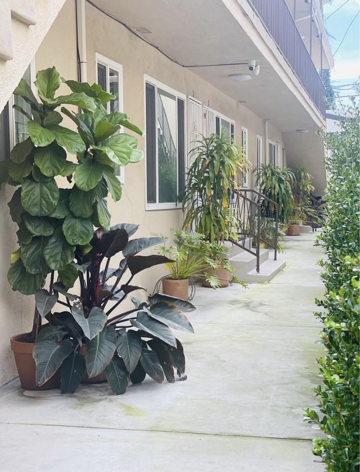 1047 N Ogden Dr #4 - Photo 2 of 15