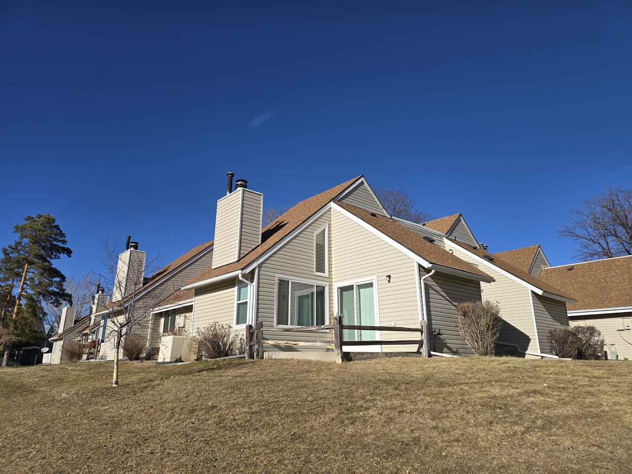 2415 S Xanadu Way #D - Photo 3 of 23