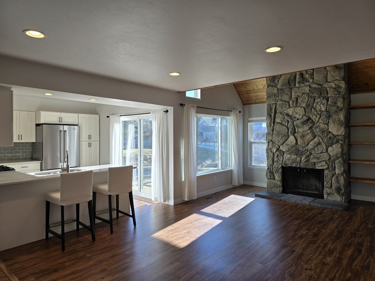 2415 S Xanadu Way #D - Photo 4 of 23