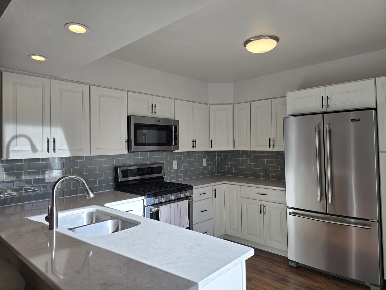 2415 S Xanadu Way #D - Photo 7 of 23