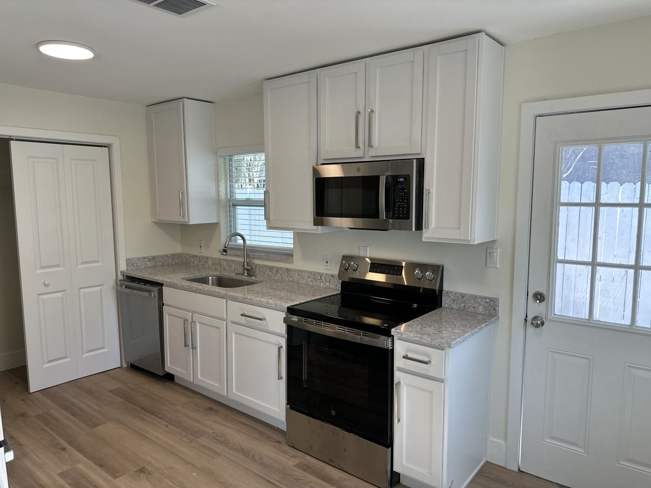 3111 W Spruce St #A - Photo 4 of 16