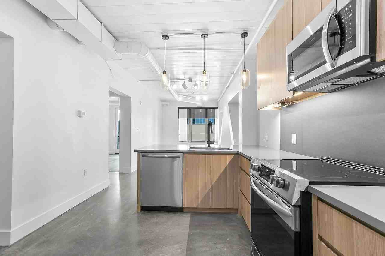 The Brit Apartments - Photo 5 of 20