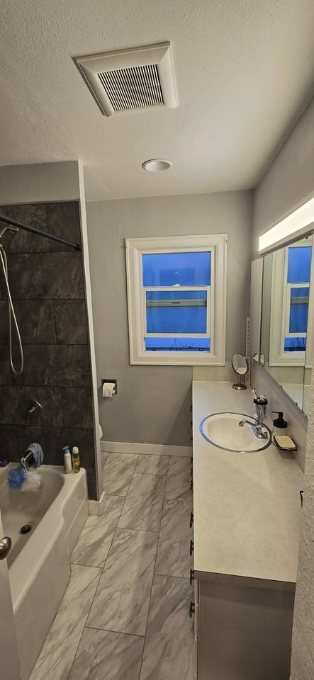 1717 D St #NA - Photo 7 of 14