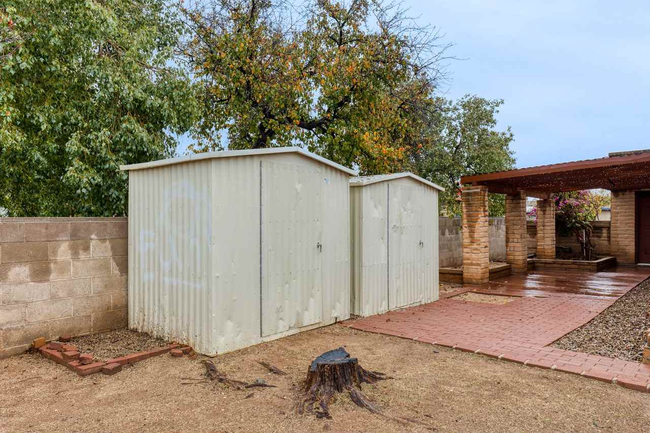 7711 E 39th St #NA - Photo 6 of 36