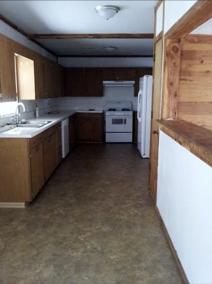 1602 W 11th Ave #1 - Photo 2 of 6