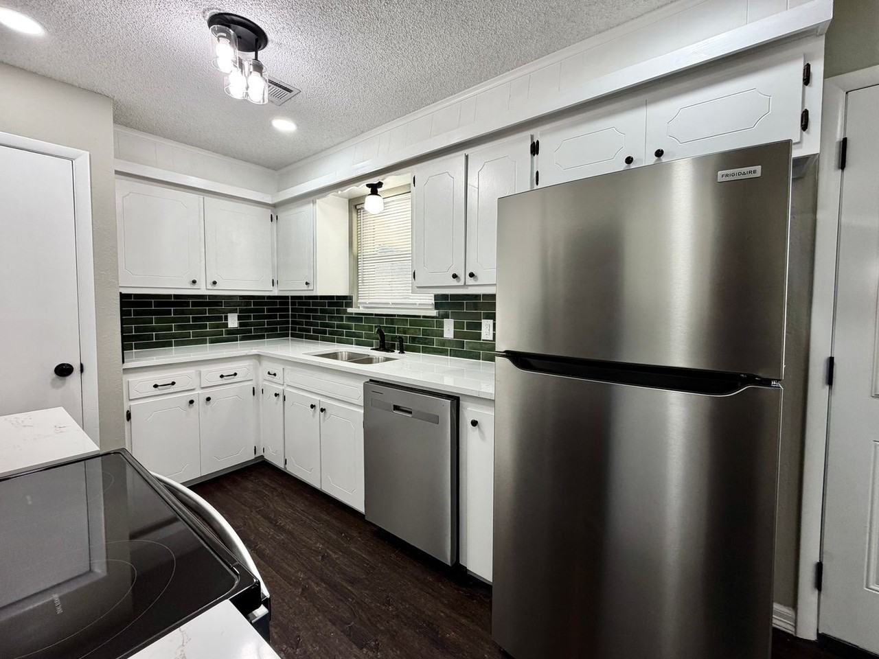 241 E H St - Photo 7 of 23