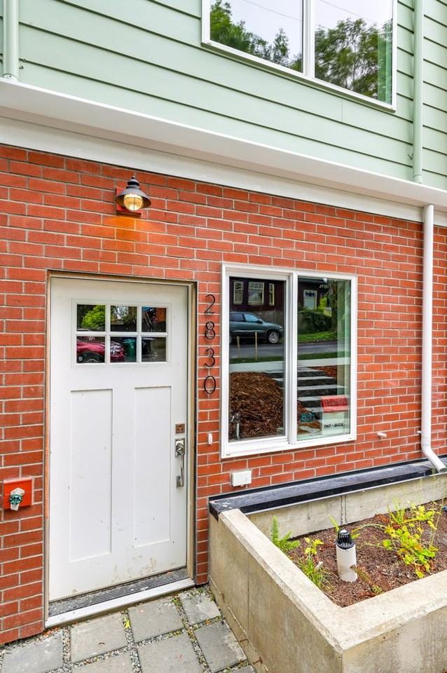 2830 E Spring St - Photo 2 of 16