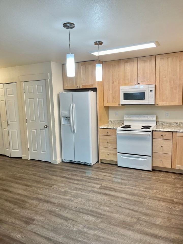 410 Flower St - Photo 3 of 21