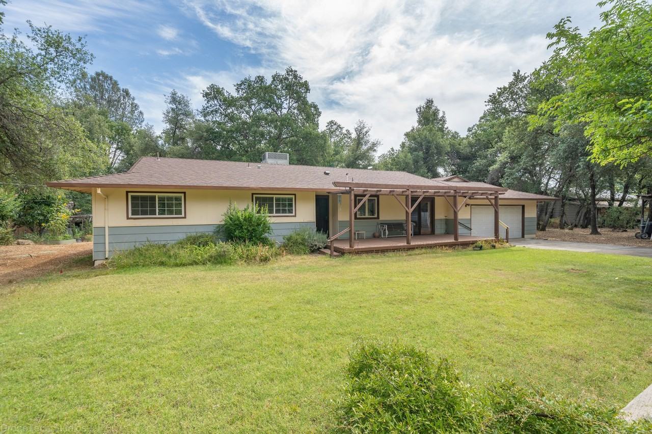 10587 Quail Hollow Dr - Photo 3 of 45