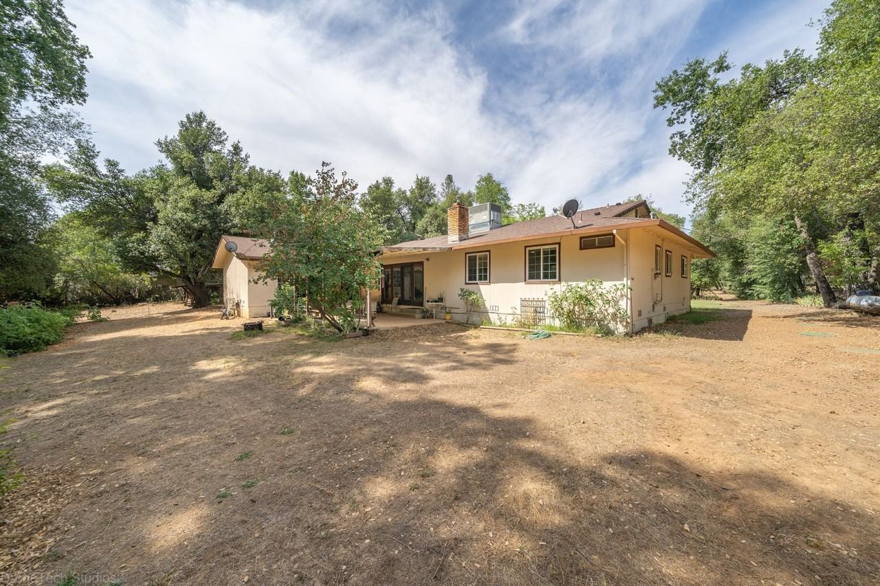 10587 Quail Hollow Dr - Photo 7 of 45